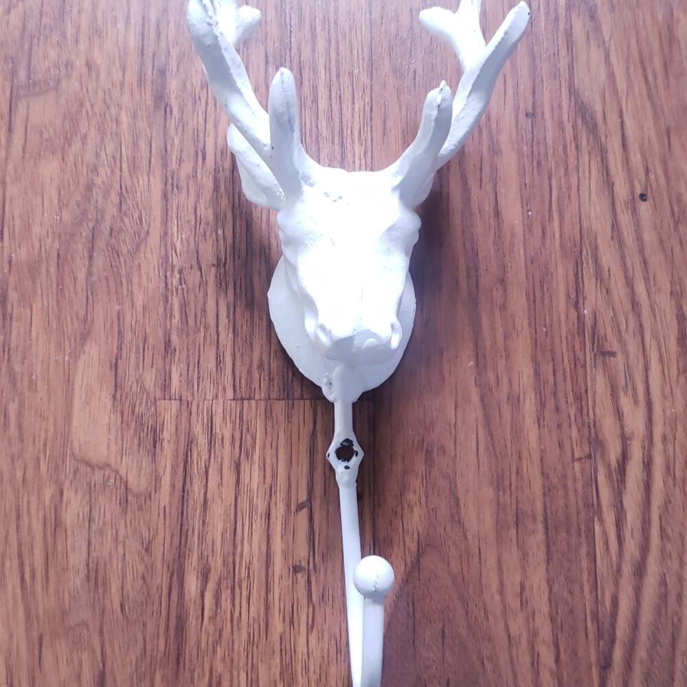 White Deer Wall Hook Metal Hunter Natural Outdoors Decorating